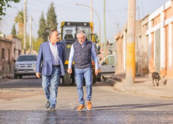 Quintela supervisó importante obra de asfaltado en Av San Francisco