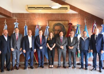 Quintela participó en reunión del Norte Grande y suscribió proyecto para inyectar 2.500 mw de energía en la región