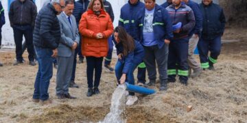 Departamento ChamicalEl gobernador Ricardo Quintela comprobó el avance de obra de una importante perforación que solucionará la falta de agua en los barrios más populares de la cabecera departamental