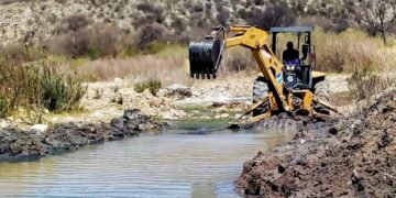 El gobierno provincial intensifica trabajos de mantenimiento para fortalecer el riego en Famatina