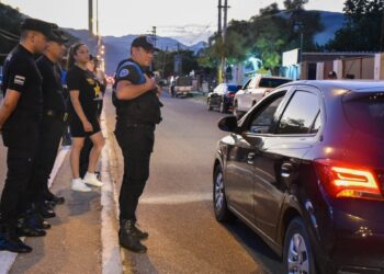 El Gobernador Ricardo Quintela firmó un decreto para agilizar el pago de adicionales a la Policía