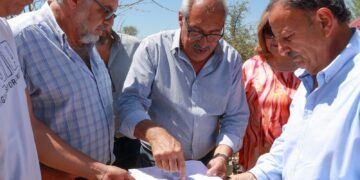 Es por acá, con la gente y el desarrollo