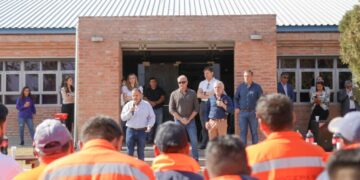 Reunión de trabajadores de empresa vial con Quintela