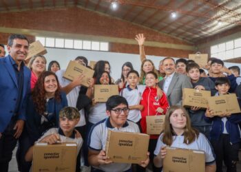 Es por acá, con Conectar Igualdad para toda la provincia