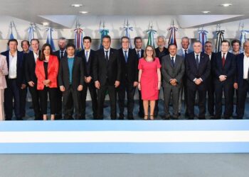 En reunión con gobernadores