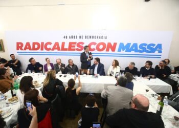 Massa llama a construir «una nueva mayoria»