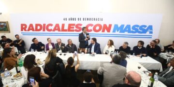 Massa llama a construir «una nueva mayoria»