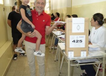 Armando Molina pidió a las y los riojanos que “no dejen de venir a votar porque la democracia nos necesita”