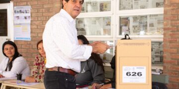 El Senador Electo Fernando Rejal emitió su voto