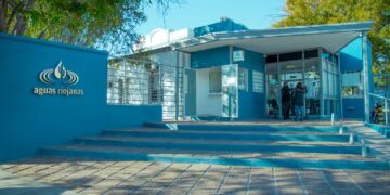 Aguas Riojanas otorgará descuentos a usuarios que donen alimento balanceado