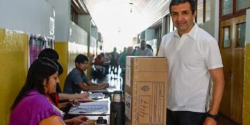 Votó el ministro de Educación Ariel Martínez