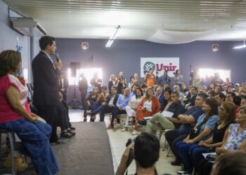 Con Quintela entregaron 110 escrituras