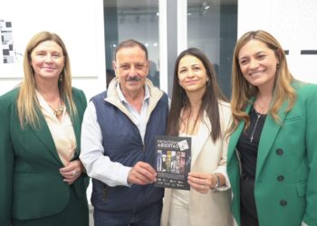 El gobernador Ricardo Quintela visitó el nuevo edificio de la Secretaría de Culturas en el marco de la última parada del programa Fronteras Abiertas