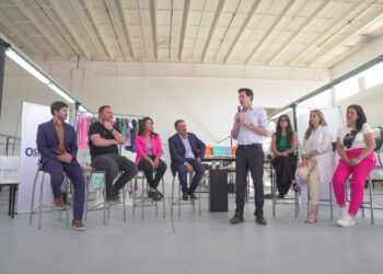 Quintela y Wado de Pedro inauguraron fábrica textil que generará 90 puestos de trabajo y tendrá una producción total de 700.000 mil prendas por año