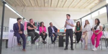 Quintela y Wado de Pedro inauguraron fábrica textil que generará 90 puestos de trabajo y tendrá una producción total de 700.000 mil prendas por año