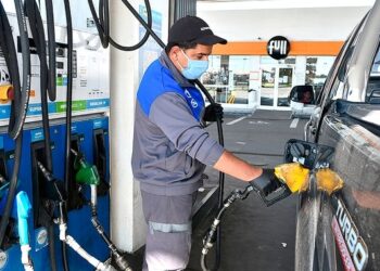 Se normaliza la venta libre de combustible en todas las estaciones de servicio