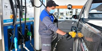 Se normaliza la venta libre de combustible en todas las estaciones de servicio