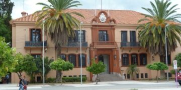 Asueto total para trabajadores de la Administración Publica por el Día de los Fieles Difuntos