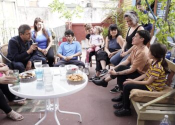 MASSA JUNTO A INQUILINAS Y JOVENES CON DIFICULTADES PARA ALQUILAR UNA VIVIENDA