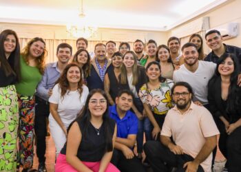 Quintela se reunió con jóvenes participantes del trayecto formativo del CFI