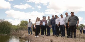 El gobernador Ricardo Quintela encabezó una visita de obra al dique de El Portezuelo que pretende mejorar la captación y distribución de agua para los habitantes de esa localidad