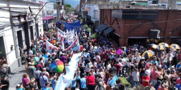 Más de 30 mil personas marcharon en contra de las medidas del Gobierno Nacional