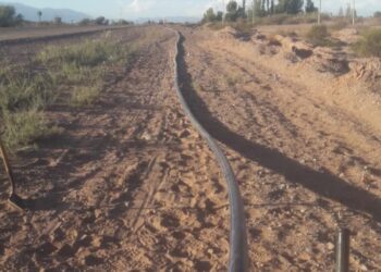 EL GOBIERNO PROVINCIAL CONSTRUYE UN NUEVO ACUEDUCTO EN FELIPE VARELA.