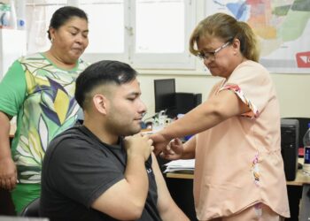 El gobierno insta a sostener las medidas preventivas contra el dengue y covid