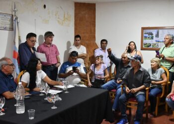 El gobierno provincial trabajará con vecinos de Villa Union para lograr un uso eficiente del agua