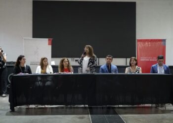 Entrega de cargos docentes