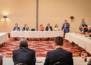 Gremios de Chilecito acompañan al gobernador Ricardo Quintela en su reclamo por los recursos de La Rioja