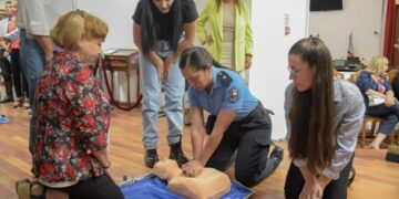 Salud capacitó en RCP al personal de la Legisltura.
