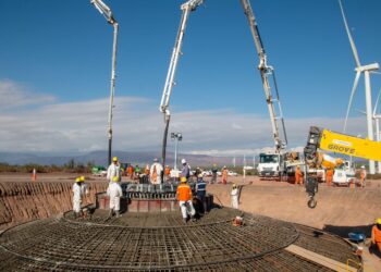 El Parque Eólico Arauco comenzó obras de hormigonado para instalación de nuevos aerogeneradores