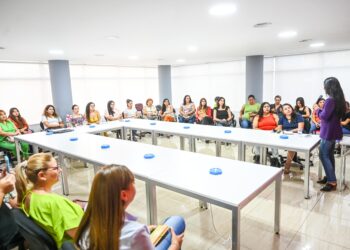 En el Mes de la MujerSe realizó la mesa de trabajo “Mujeres riojanas en el desarrollo minero” en el Polo Tecnológico