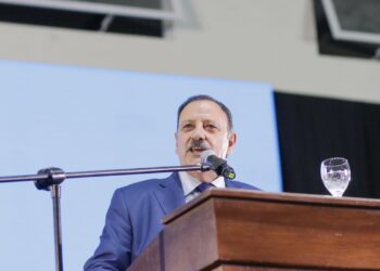 Ricardo Quintela sobre la convocatoria del presidente Milei para mayo: “No se puede firmar un pacto con títulos cuyo contenido se desconoce”