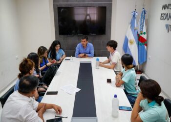 Educación hará exhaustivo relevamiento en el Colegio N°1 para abordar en forma urgente el planteo de estudiantes