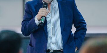 El gobernador Ricardo Quintela ratificó la defensa irrestricta de las y los adultos mayores en la inauguración del Ciclo Lectivo de la UPAM