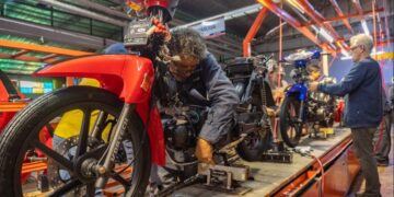 Ledlar reactivó la planta de producción y proyecta fabricar 1.500 motocicletas mensuales