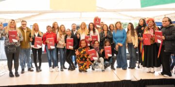 Entrega de viviendas Habitar en Igualdad