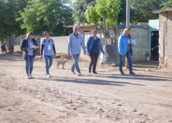 Intenso trabajo de prevención de los agentes sanitarios y promotores territoriales del COE en diversos puntos de la ciudad