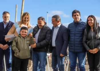 Entrega de 160 viviendas en Los Sarmientos
