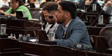 El concejal Centeno explicó las bases del proyecto sobre cómo será el uso de Uber en La Rioja