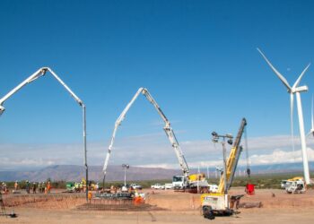 El gobernador Quintela visitará el Parque Arauco al completarse las 100 bases para la generación de energías limpias