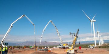 El gobernador Quintela visitará el Parque Arauco al completarse las 100 bases para la generación de energías limpias