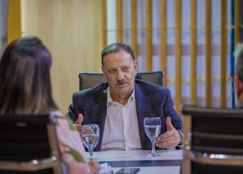 Quintela anunció aumento salarial para el sector de la Salud y el escalafón general de la Administración Pública