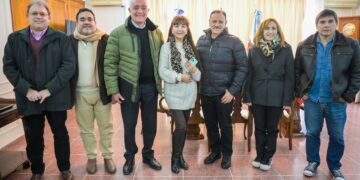 El gobernador Ricardo Quintela recibió a representantes de APROSLAR y se comprometió a seguir trabajando por la recomposición salarial del sector de la Salud