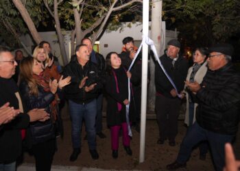 Se inauguró moderno sistema de iluminación de la calle Joaquín Víctor González para mayor seguridad de los vecinos