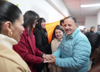 El gobernador Ricardo Quintela saludó a los y las maestras jardineras en su Día