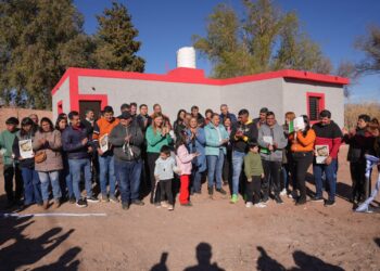 El gobernador inauguró una nueva oficina digital del Registro Civil en el departamento Vinchina