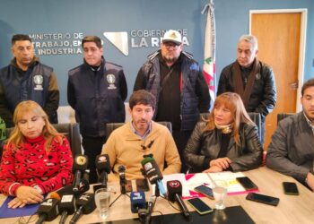 Por las políticas de ajuste nacionales, tres de cada diez familias riojanas pierden sus puestos de trabajo por día y más de 7 mil trabajadoras y trabajadores de la construcción quedaron sin fuentes laborales